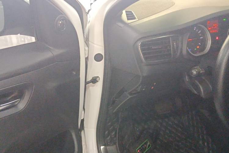 Used Citroen C3-XR 2018 1.6L Automatic Fashion Model Driver Seat