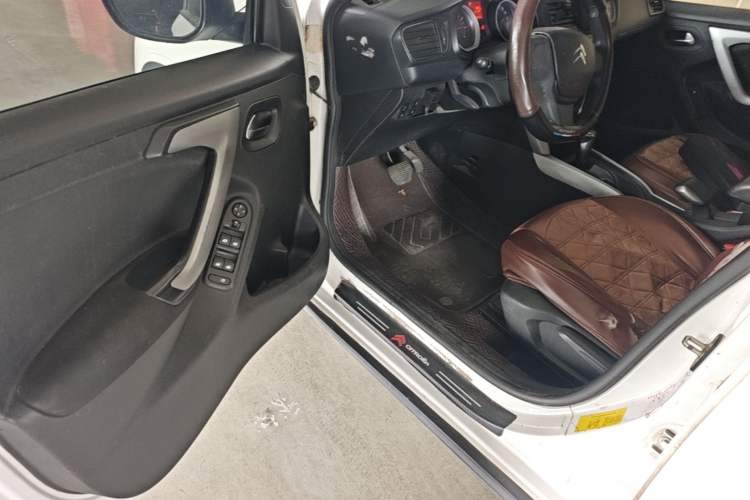Used Citroen C3-XR 2018 1.6L Automatic Fashion Model Driver Seat