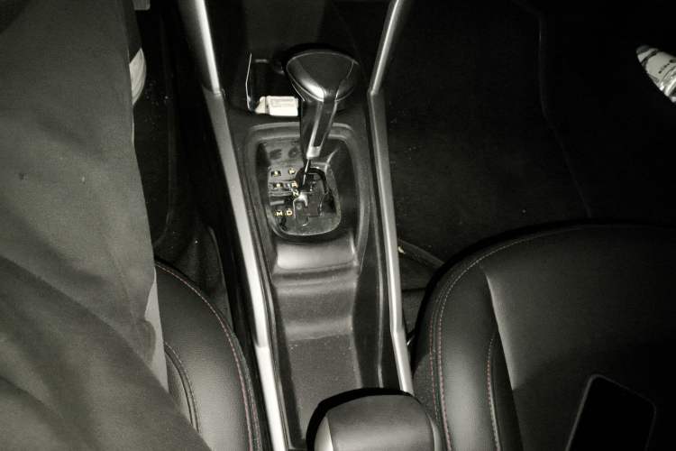 Used Citroen C3-XR 2018 1.6L Automatic Pioneer Model Gear Lever