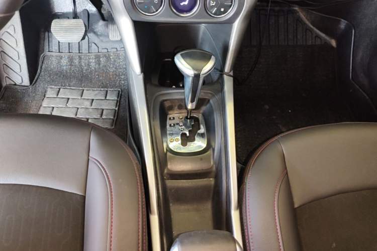 Used Citroen C3-XR 2018 1.6L Automatic Pioneer Model Gear Lever