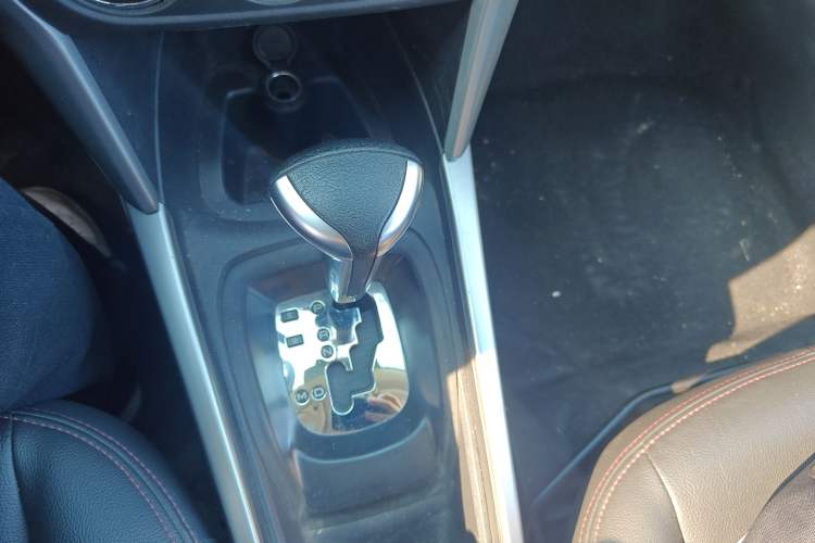 Used Citroen C3-XR 2018 1.6L Automatic Pioneer Model Gear Lever
