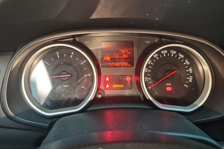Used Citroen C3-XR 2018 1.6L Automatic Fashion Model Instrument Cluster