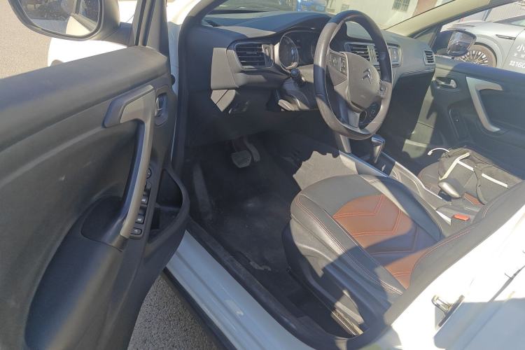 Used Citroen C3-XR 2018 1.6L Automatic Pioneer Model Interior 3