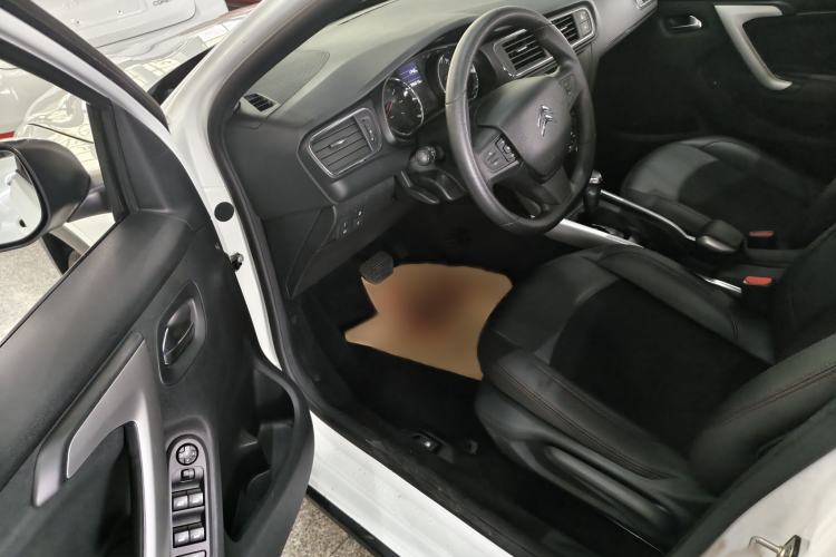 Used Citroen C3-XR 2018 Revised Version 1.6L Automatic Pioneer Edition Interior 5