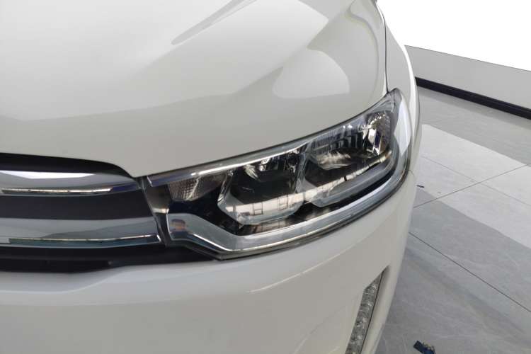 Used Citroen C3-XR 2018 Revised Version 1.6L Automatic Pioneer Edition Left Front Headlight