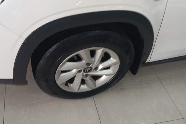Used Citroen C3-XR 2018 1.6L Automatic Fashion Model Left Front Wheel Hub