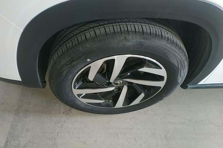 Used Citroen C3-XR 2018 1.6L Automatic Pioneer Model Left Front Wheel Hub