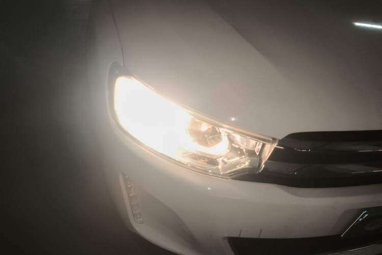 Used Citroen C3-XR 2018 1.6L Automatic Pioneer Model Right Front Headlight