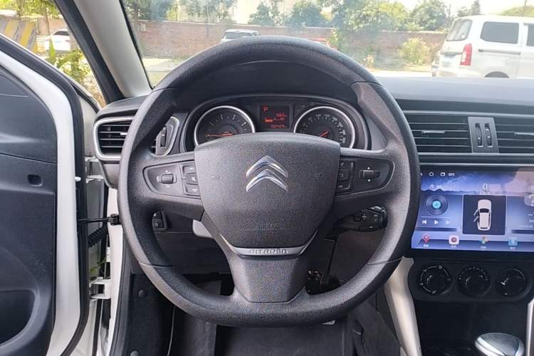 Used Citroen C3-XR 2018 1.6L Automatic Fashion Model Steering Wheel