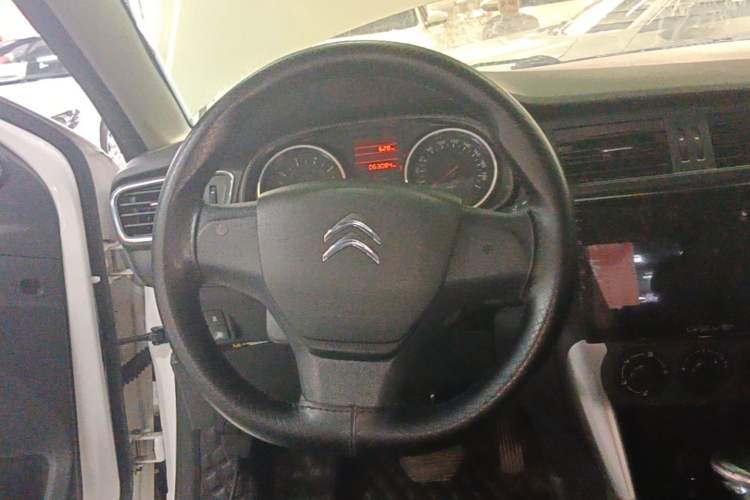 Used Citroen C3-XR 2018 1.6L Automatic Fashion Model Steering Wheel
