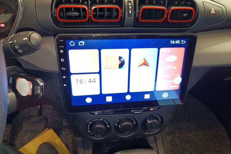 Used Citroen C3-XR 2019 230THP DCT Active Version Audio And AC Panel