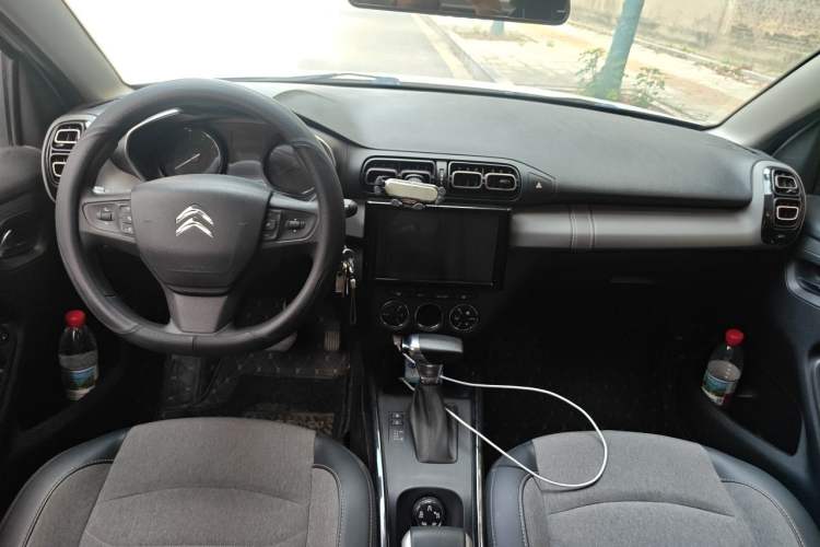 Used Citroen C3-XR 2019 230THP DCT ORIGINS Centennial Deluxe Edition Center Console