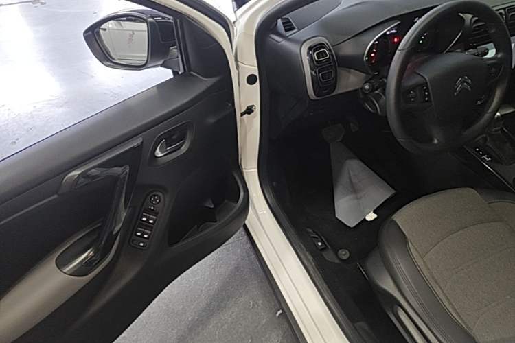 Used Citroen C3-XR 2019 230THP DCT ORIGINS Centennial Deluxe Edition Driver Seat