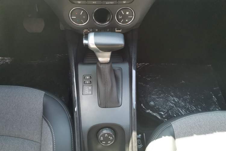 Used Citroen C3-XR 2019 230THP DCT ORIGINS Centennial Deluxe Edition Gear Lever