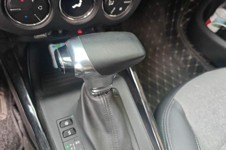 Used Citroen C3-XR 2019 230THP DCT ORIGINS Centennial Deluxe Edition Gear Lever
