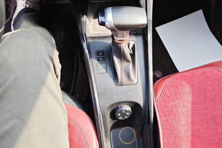 Used Citroen C3-XR 2019 230THP DCT ORIGINS Centennial Deluxe Edition Gear Lever