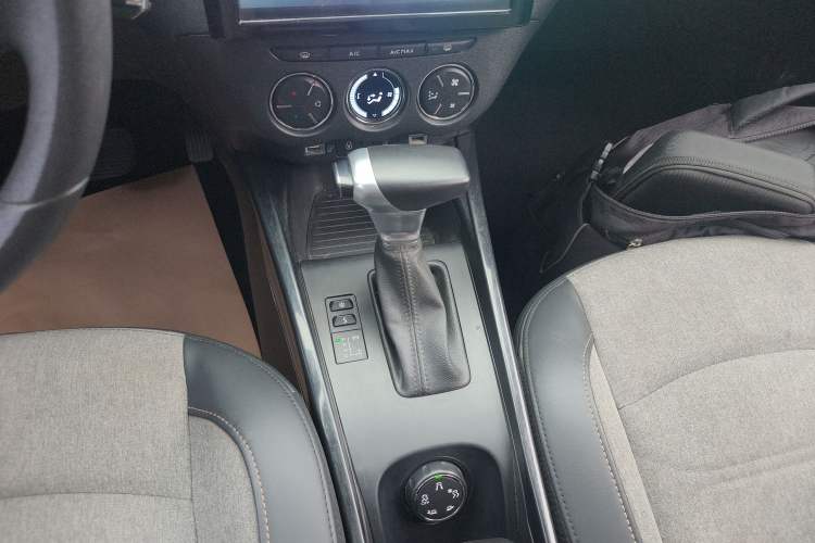 Used Citroen C3-XR 2019 230THP DCT ORIGINS Centennial Deluxe Edition Gear Lever