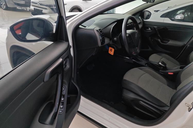 Used Citroen C3-XR 2019 230THP DCT ORIGINS Centennial Deluxe Edition Interior 3