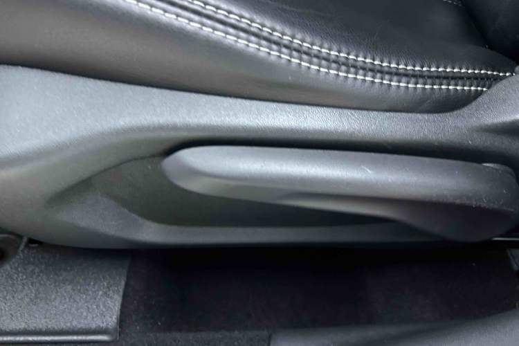Used Citroen C3-XR 2019 230THP DCT ORIGINS Centennial Deluxe Edition Interior 8