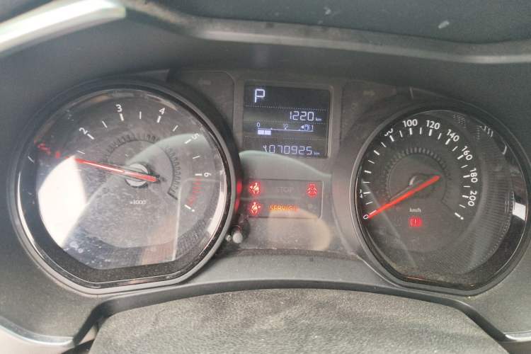 Used Citroen C3-XR 2019 230THP DCT ORIGINS Centennial Deluxe Edition Odometer Close Up