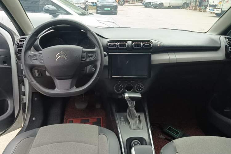 Used Citroen C3-XR 2020 230THP DCT C-Series Trendy Edition Center Console