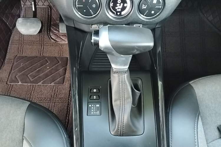 Used Citroen C3-XR 2020 230THP DCT C-Series Trendy Edition Gear Lever