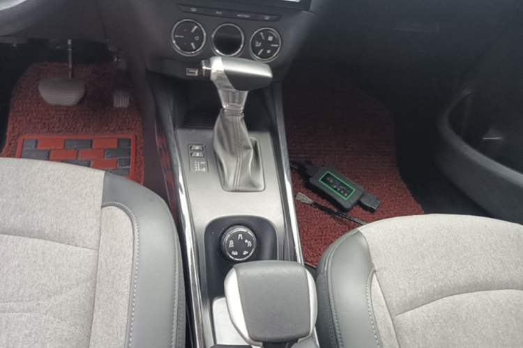 Used Citroen C3-XR 2020 230THP DCT C-Series Trendy Edition Gear Lever