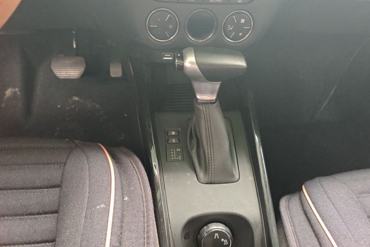 Used Citroen C3-XR 2020 230THP DCT C-Series Trendy Edition Gear Lever