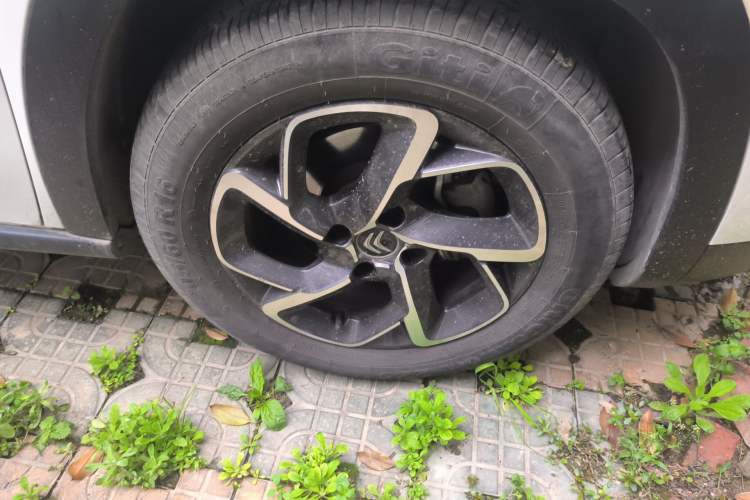 Used Citroen C3-XR 2020 230THP DCT C-Series Trendy Edition Right Front Wheel Hub