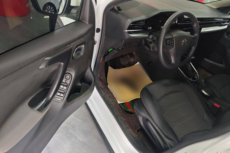 Used Citroen C3-XR 2021 190THP DCT ZhiShang Edition Interior 3