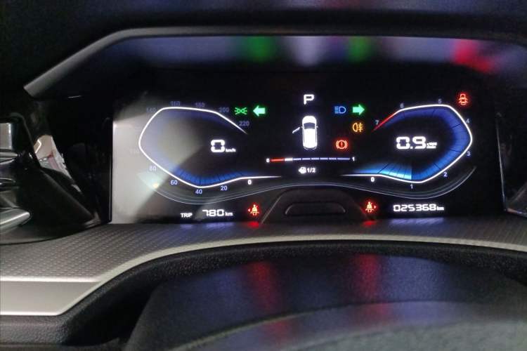Used Citroen C3-XR 2021 190THP DCT ZhiShang Edition Odometer Close Up