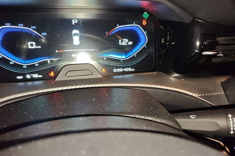 Used Citroen C3-XR 2021 190THP DCT ZhiShang Edition Odometer Close Up