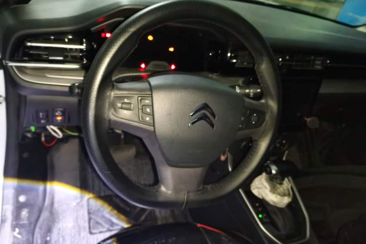 Used Citroen C3-XR 2021 190THP DCT ZhiShang Edition Steering Wheel