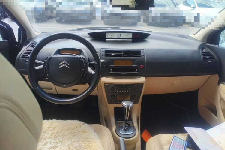 Used Citroen C4 2006 1.6 Luxury Model with Sunroof Center Console