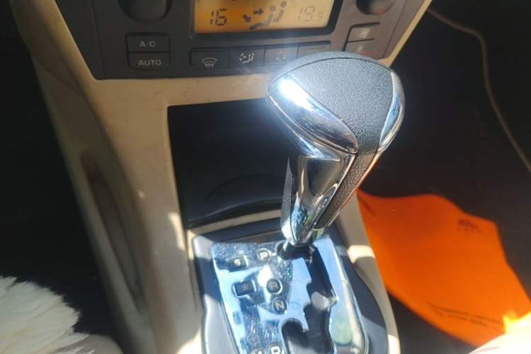 Used Citroen C4 2006 1.6 Luxury Model with Sunroof Gear Lever