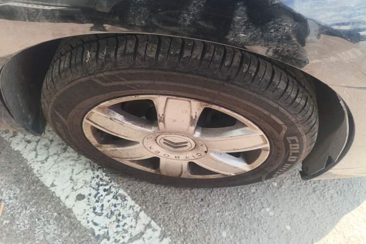 Used Citroen C4 2006 1.6 Luxury Model with Sunroof Right Front Wheel Hub