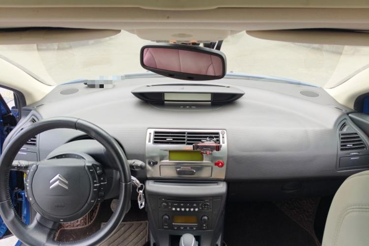 Used Citroen C4 2009 1.6T Luxury Edition Center Console