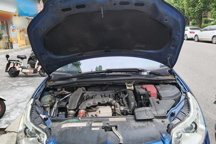 Used Citroen C4 2009 1.6T Luxury Edition Engine Bay