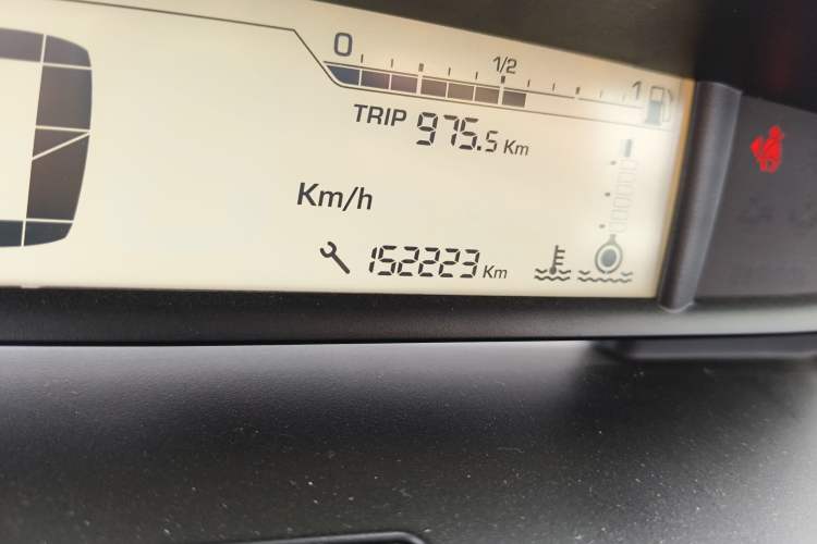 Used Citroen C4 2009 1.6T Luxury Edition Odometer Close Up