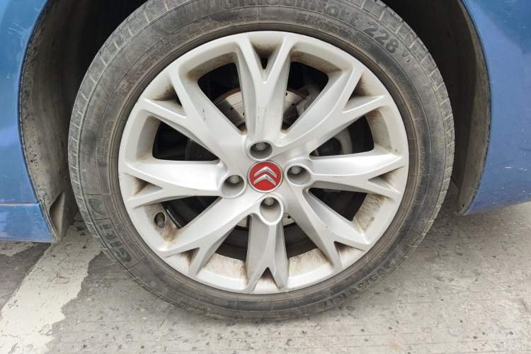 Used Citroen C4 2009 1.6T Luxury Edition Right Front Wheel Hub