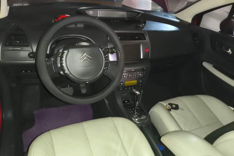 Used Citroen C4 2009 1.6T Luxury GPS Edition Center Console
