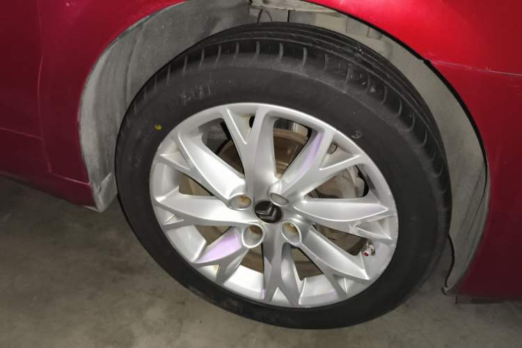 Used Citroen C4 2009 1.6T Luxury GPS Edition Right Front Wheel Hub
