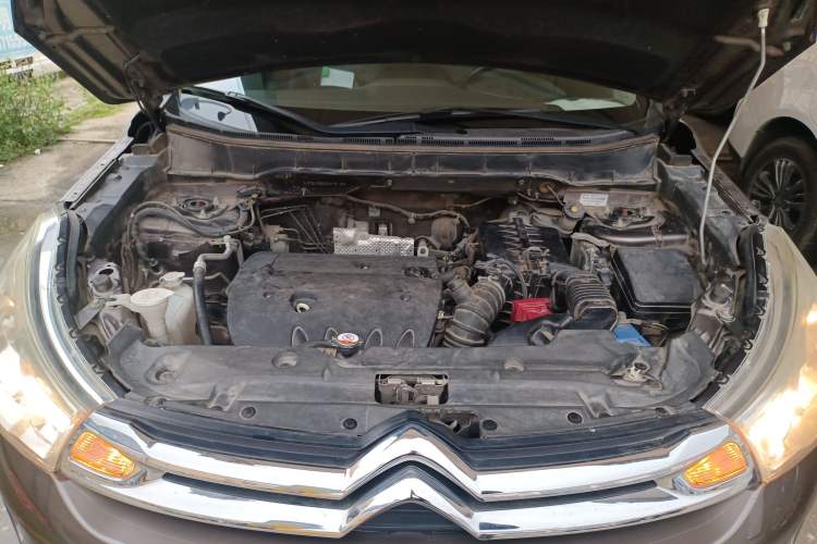 Used Citroen C4 Aircross 2013 2.0L Two-Wheel Drive Comfort Edition Engine Bay