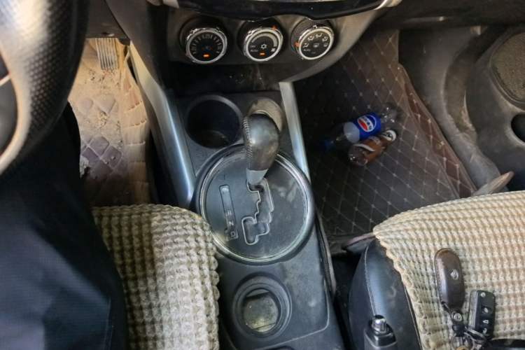 Used Citroen C4 Aircross 2013 2.0L Two-Wheel Drive Comfort Edition Gear Lever