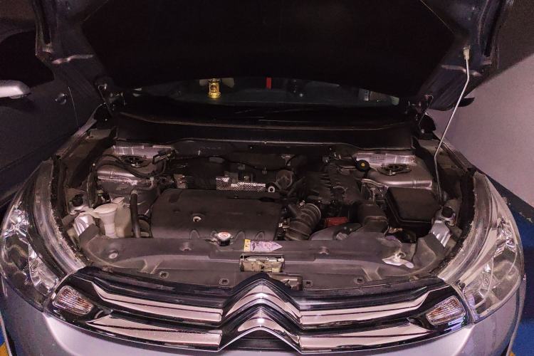 Used Citroen C4 Aircross 2013 2.0L Two-Wheel Drive Comfort Edition Engine Bay
