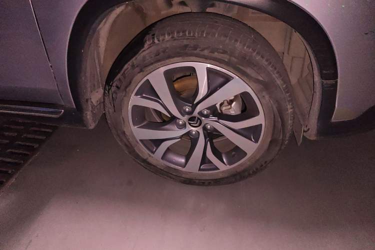 Used Citroen C4 Aircross 2013 2.0L Two-Wheel Drive Comfort Edition Right Front Wheel Hub