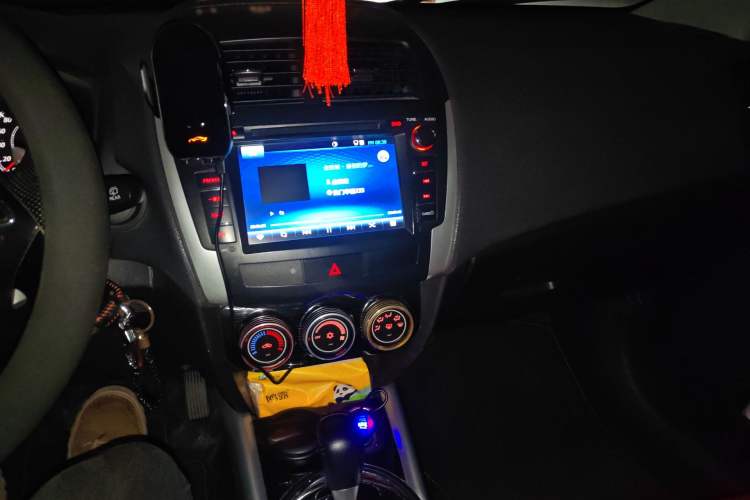 Used Citroen C4 Aircross 2013 2.0L Two-Wheel Drive Entry Version Audio And AC Panel