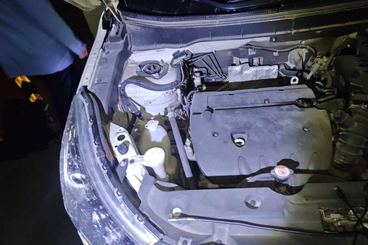 Used Citroen C4 Aircross 2013 2.0L Two-Wheel Drive Entry Version Engine Bay Right