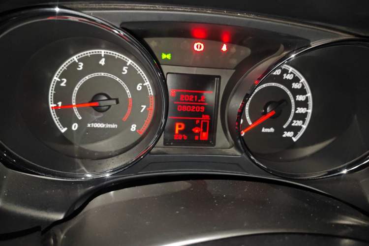 Used Citroen C4 Aircross 2013 2.0L Two-Wheel Drive Entry Version Odometer Close Up
