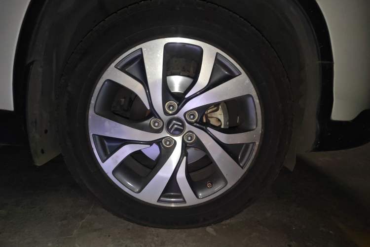 Used Citroen C4 Aircross 2013 2.0L Two-Wheel Drive Entry Version Right Front Wheel Hub
